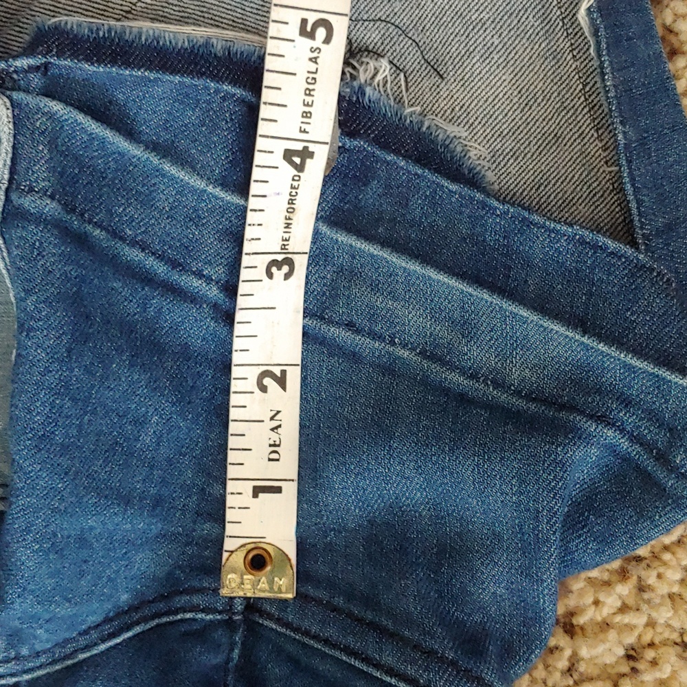 7 FOR ALL MANKIND DENIM SHORTS - Picture 8 of 13